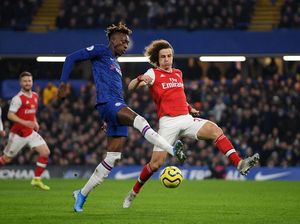 Babak I: Chelsea Ungguli Arsenal 1-0, David Luiz Dikartu Merah