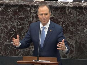 Pidato Kemenangan Senator Adam Schiff Diwarnai Teriakan Pro Palestina Pidato Kemenangan Senator Adam Schiff Diwarnai Teriakan Pro Palestina