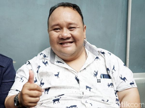 Rony Dozer dalam Kenangan: Pekerja Keras sampai Narik Taxi Online