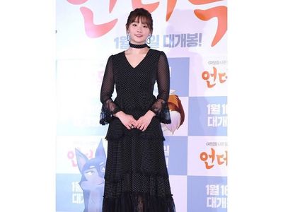 Gaya Elegan Park So Dam, Penipu Cantik dalam Film Parasite