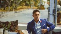 Kerennya Binaragawan Tampan Bobby Ida, Saat Makan Burger dan Donat