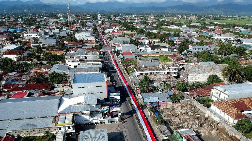 Gorontalo Punya Bendera Merah Putih 2.300 Meter Lho