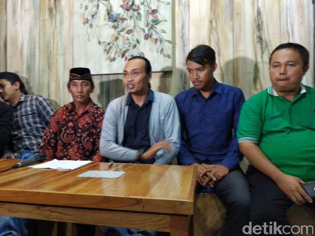 Ortu Pelajar yang Bunuh Begal Ikhlas dan Terima Vonis Hakim Ortu Pelajar yang Bunuh Begal Ikhlas dan Terima Vonis Hakim