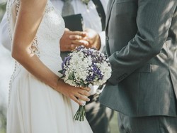 Selebritas Indonesia yang Bahagia Meski Nikah Beda Agama