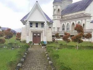 Wisata Religi ke Rumah Doa Bukit Gibeon