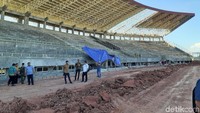 Stadion Kaltapal dibangun di sekitar rawa, yang mana banyak ditemui di Merauke.