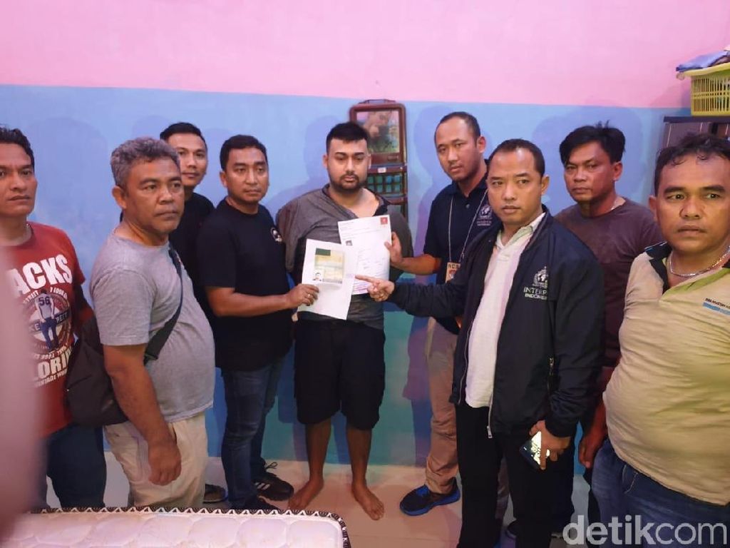 Pria WN Pakistan Buron Interpol Ditangkap di Asahan Sumut Pria WN Pakistan Buron Interpol Ditangkap di Asahan Sumut