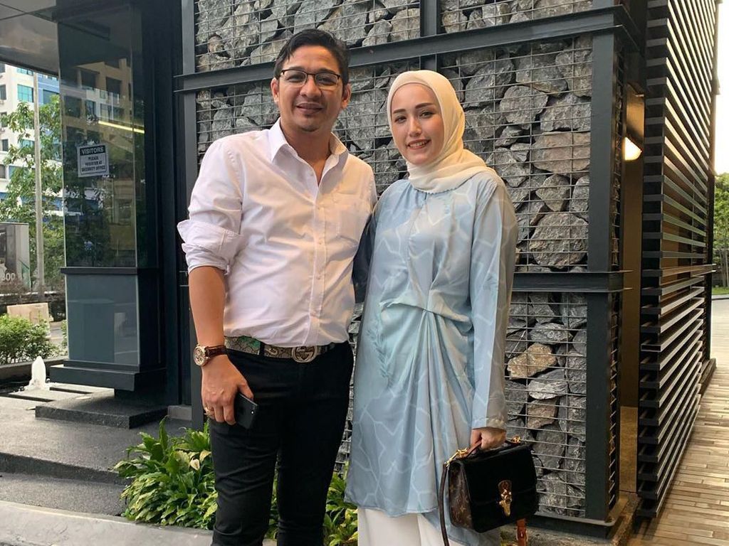 Sayang Istri, Pasha Ungu Larang Adelia Masak di Dapur Sayang Istri, Pasha Ungu Larang Adelia Masak di Dapur