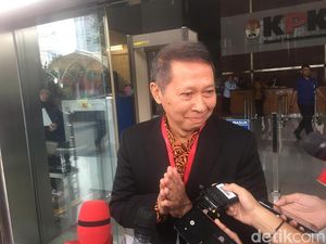 KPK Periksa Tersangka Korupsi Eks Dirut Pelindo II RJ Lino KPK Periksa Tersangka Korupsi Eks Dirut Pelindo II RJ Lino