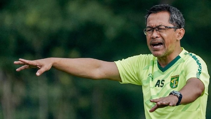 Persebaya Pertahankan Aji Santoso, Tambah Kontrak 2 Tahun