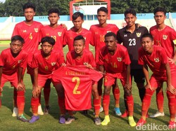 Timnas U-16 berfoto sebelum pertandingan.