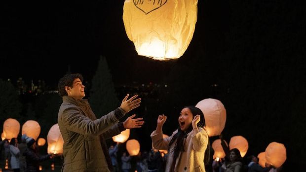 To All The Boys: P.S. I Still Love You - Jordan Fisher, Lana Condor - Photo Credit: Netflix / Bettina Strauss