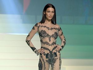 Heboh Kabar Bella Hadid Dilecehkan Petinggi Victorias Secret