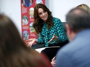 Foto: Kate Middleton Pamer Gelang Emas Baru, Harganya Rp 2 Jutaan
