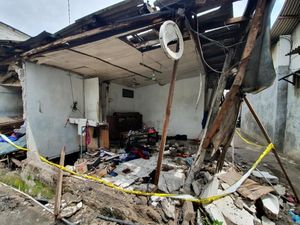 Cerita Warga Saat Kompor Gas Meledak Lukai Seorang Pria di Bekasi: Kayak Bom Cerita Warga Saat Kompor Gas Meledak Lukai Seorang Pria di Bekasi: Kayak Bom