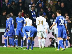 Tujuh Tahun yang Lalu, Hazard Tendang Ball Boy Swansea
