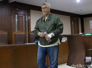 Akil Mochtar Bersaksi di Sidang TPPU Muhtar Ependy