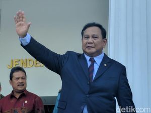 Prabowo Jajal Rantis Maung, Janji Utamakan Alutsista Dalam Negeri Prabowo Jajal Rantis Maung, Janji Utamakan Alutsista Dalam Negeri