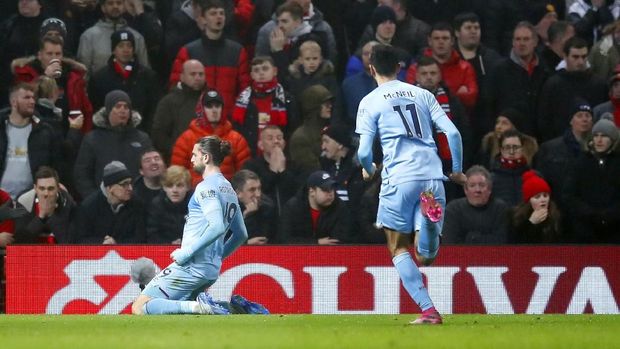 Jay Rodriguez merayakan gol ke gawang MU usai melewati Harry Maguire.
