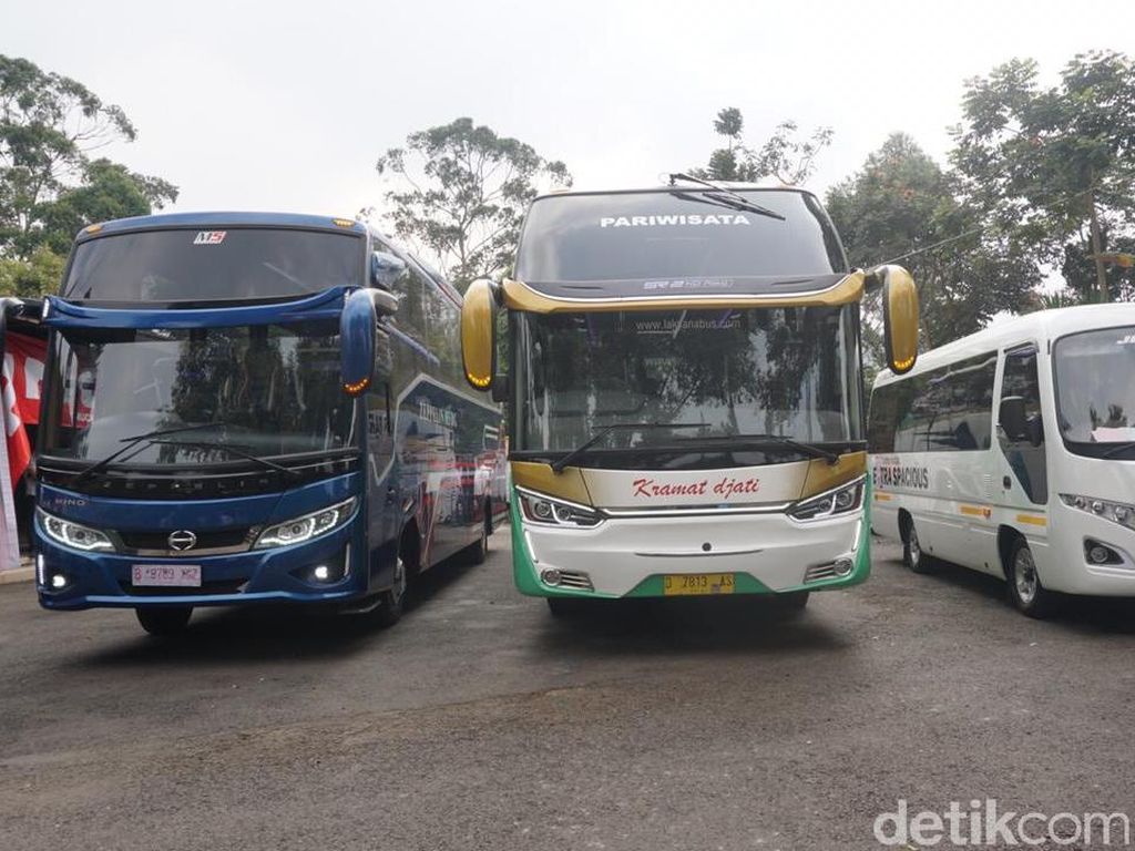 42 Bus Ini Capai 1 Juta Kilometer Tanpa Turun Mesin 42 Bus Ini Capai 1 Juta Kilometer Tanpa Turun Mesin