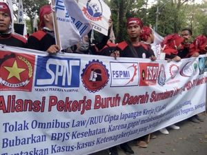 Demo Depan DPRD Sumut, Lalin Sekitar Lapangan Benteng Medan Macet