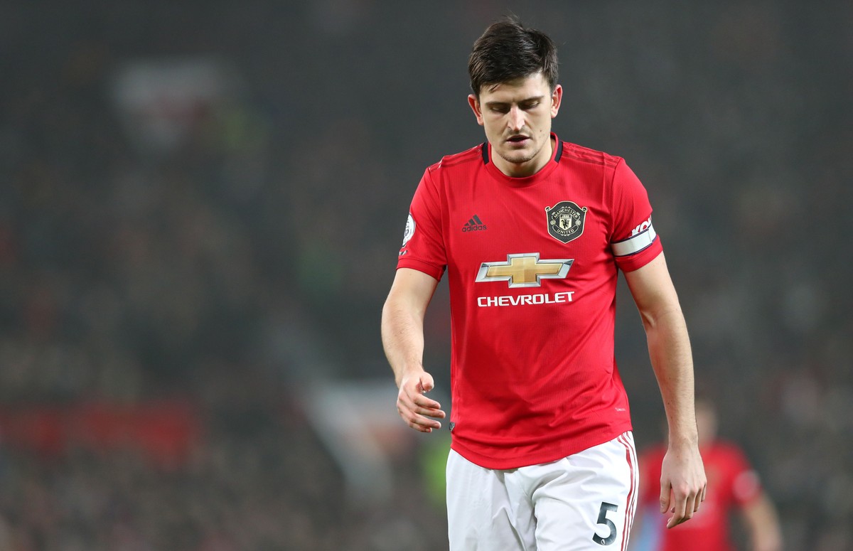 Bek dan kapten Manchester United Harry Maguire dikritik dalam kekalahan dari Burnley 0-2. (Foto: Alex Livesey / Getty Images)