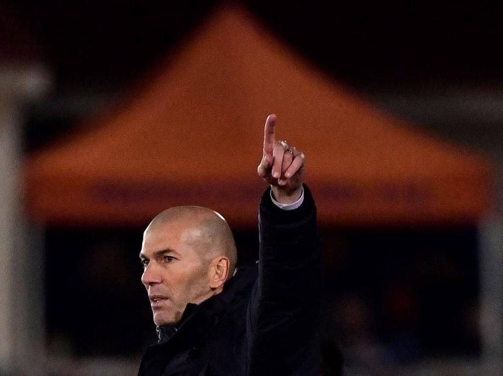 Zidane Akan Jadi Pengganti Deschamps di Timnas Prancis Zidane Akan Jadi Pengganti Deschamps di Timnas Prancis