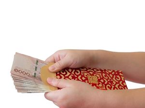Angpao Imlek: Yang Penting Amplopnya, Bukan Duitnya Angpao Imlek: Yang Penting Amplopnya, Bukan Duitnya
