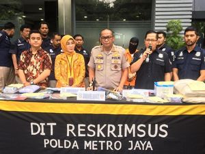 Praktik Pengobatan Sinus Ilegal di Jakarta, Dokter Asal China Ditangkap Praktik Pengobatan Sinus Ilegal di Jakarta, Dokter Asal China Ditangkap