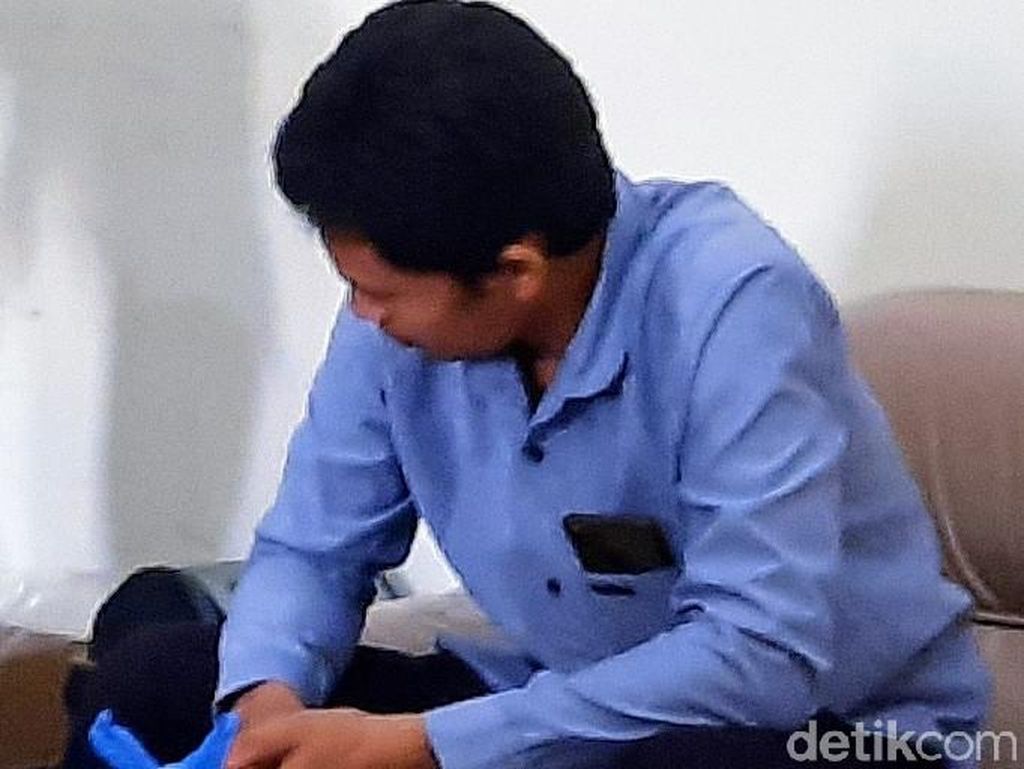 Korban Ustaz Cabul Bondowoso Disebut Lebih 3 Anak, Ini Alasan Enggan Melapor Korban Ustaz Cabul Bondowoso Disebut Lebih 3 Anak, Ini Alasan Enggan Melapor