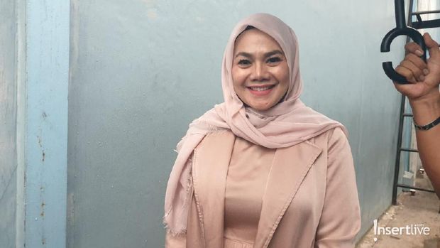 Jennifer Dunn Gugat Cerai Suami Pertama, Sarita Ikut Komentar