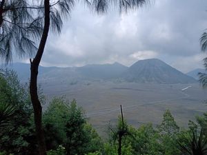 Jalur ke Gunung Bromo Sempat Tertutup Longsor di Tiga Titik