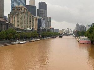 Melbourne Diguyur Air Hujan Lumpur yang Berwarna Cokelat