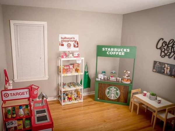 Keren! Ibu Ini Bikin Miniatur Starbucks hingga Supermarket untuk Anaknya