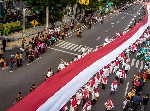 Bendera Merah Putih Sepanjang 540 Meter Membentang di Semarang