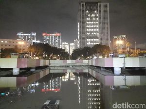 Hingga Malam Hari, Banjir di Underpass Kemayoran Belum Juga Surut