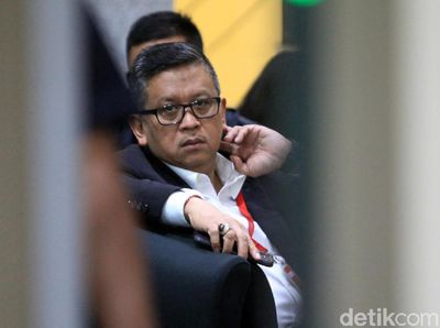 Ekspresi Sekjen PDIP Hasto Kristiyanto Saat Akan Diperiksa KPK
