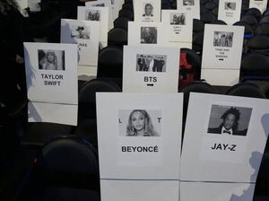 Heboh! BTS Duduk di Belakang Beyonce di Grammy Awards 2020