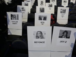 Heboh! BTS Duduk di Belakang Beyonce di Grammy Awards 2020