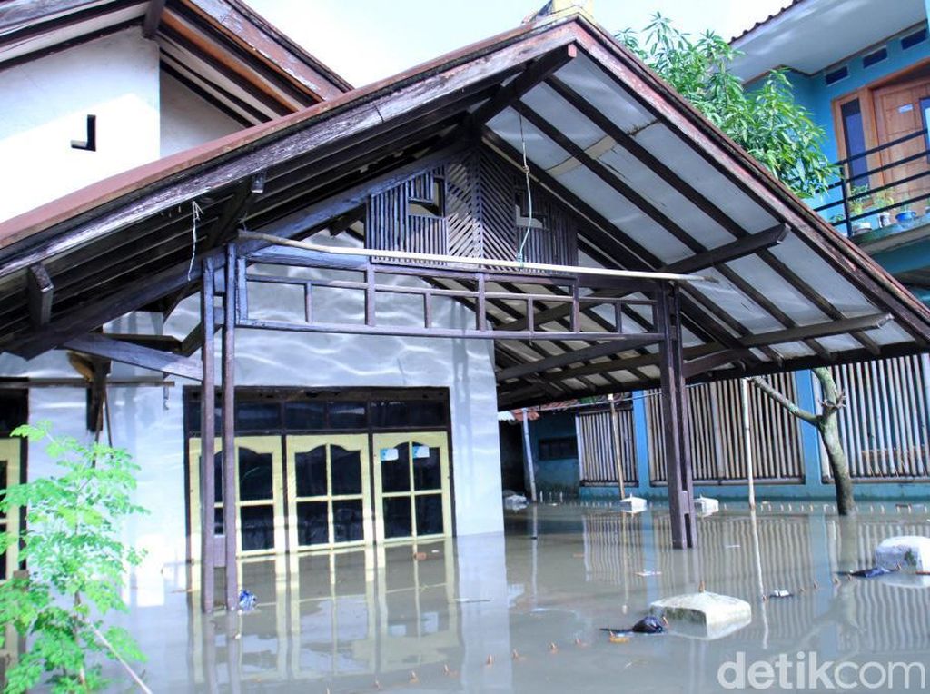 5 Kecamatan di Kabupaten Bandung Terendam Banjir, 193 Orang Mengungsi 5 Kecamatan di Kabupaten Bandung Terendam Banjir, 193 Orang Mengungsi
