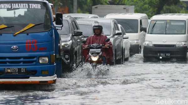 Diguyur Hujan Sejak Pagi, Kawasan Sawah Besar Kebanjiran