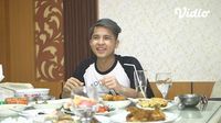 Pose Imut Jirayut, Pedangdut asal Thailand yang Doyan Kuliner Indonesia