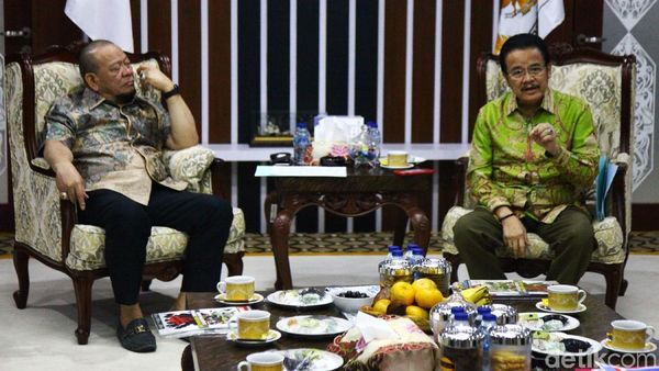 Bahas Pembangunan Daerah, Ketua DPD Bertemu Pengurus Apdesi