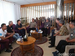 Pemkab Matangkan Kejuaraan Selancar Dunia di Pantai G-Land Banyuwangi