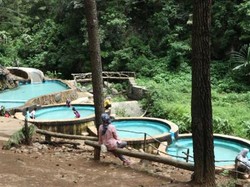 Akhir Pekan di Sumedang, Ada Kampoeng Ciherang