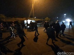 Bentrok Kelompok Massa di Sukabumi, Polisi Halau Pria Bersenjata Tajam