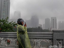 BMKG: Waspada Potensi Hujan Petir di Jaksel Sore Ini