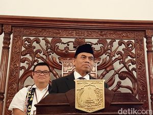 Video: Positif Covid-19, Sekda DKI Saefullah Tutup Usia Video: Positif Covid-19, Sekda DKI Saefullah Tutup Usia