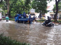 Hujan, Jalan Bungur Depan Pengadilan Tipikor Jakpus Banjir