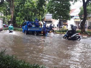 Hujan, Jalan Bungur Depan Pengadilan Tipikor Jakpus Banjir Hujan, Jalan Bungur Depan Pengadilan Tipikor Jakpus Banjir